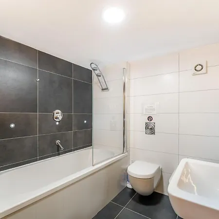 Hilltop At Tatil Evi