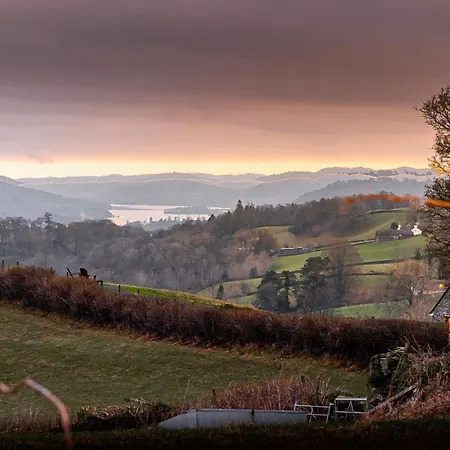 Hilltop At Tatil Evi *
